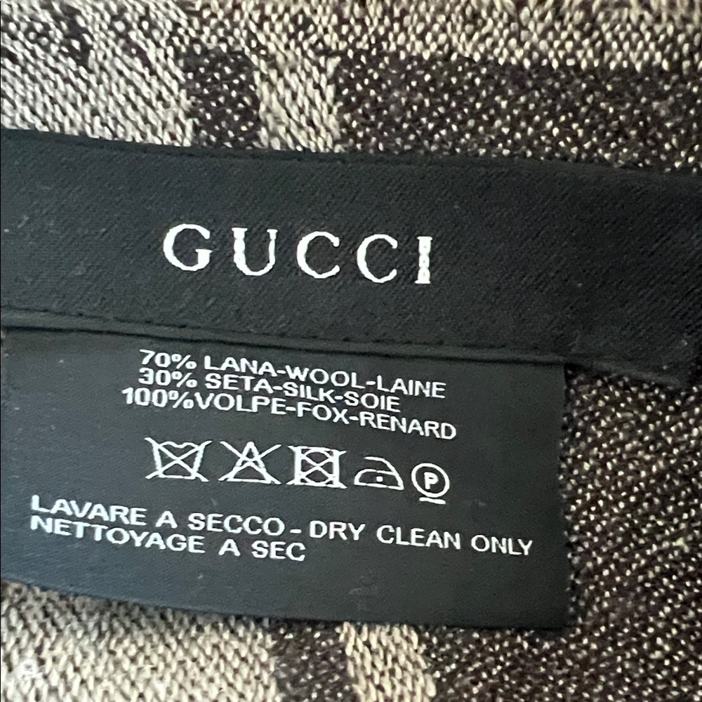 Gucci Gray and Brown Patterned Shawl with Fur Trim - Picture 4 of 6